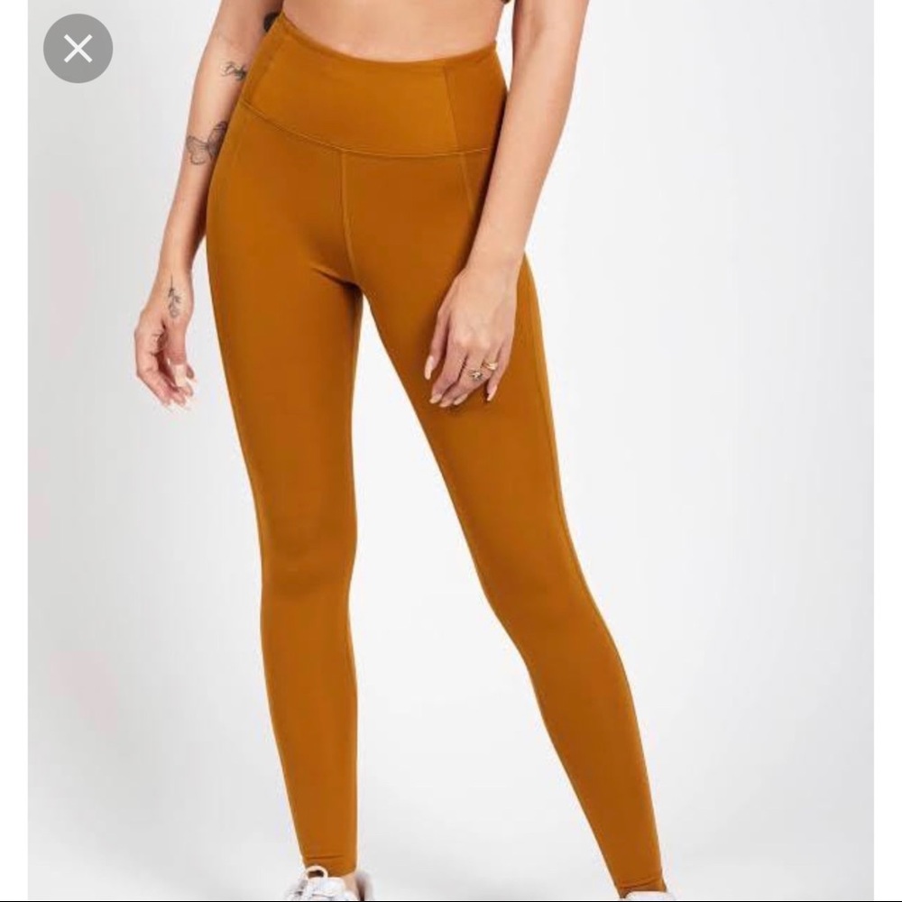 Girlfriend Collective 7/8 Compressive Leggings in Saddle
